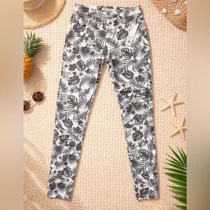 Joe’s Jeans Women Tropical Leaf Design Jeans Size 25. Orig Price 175$